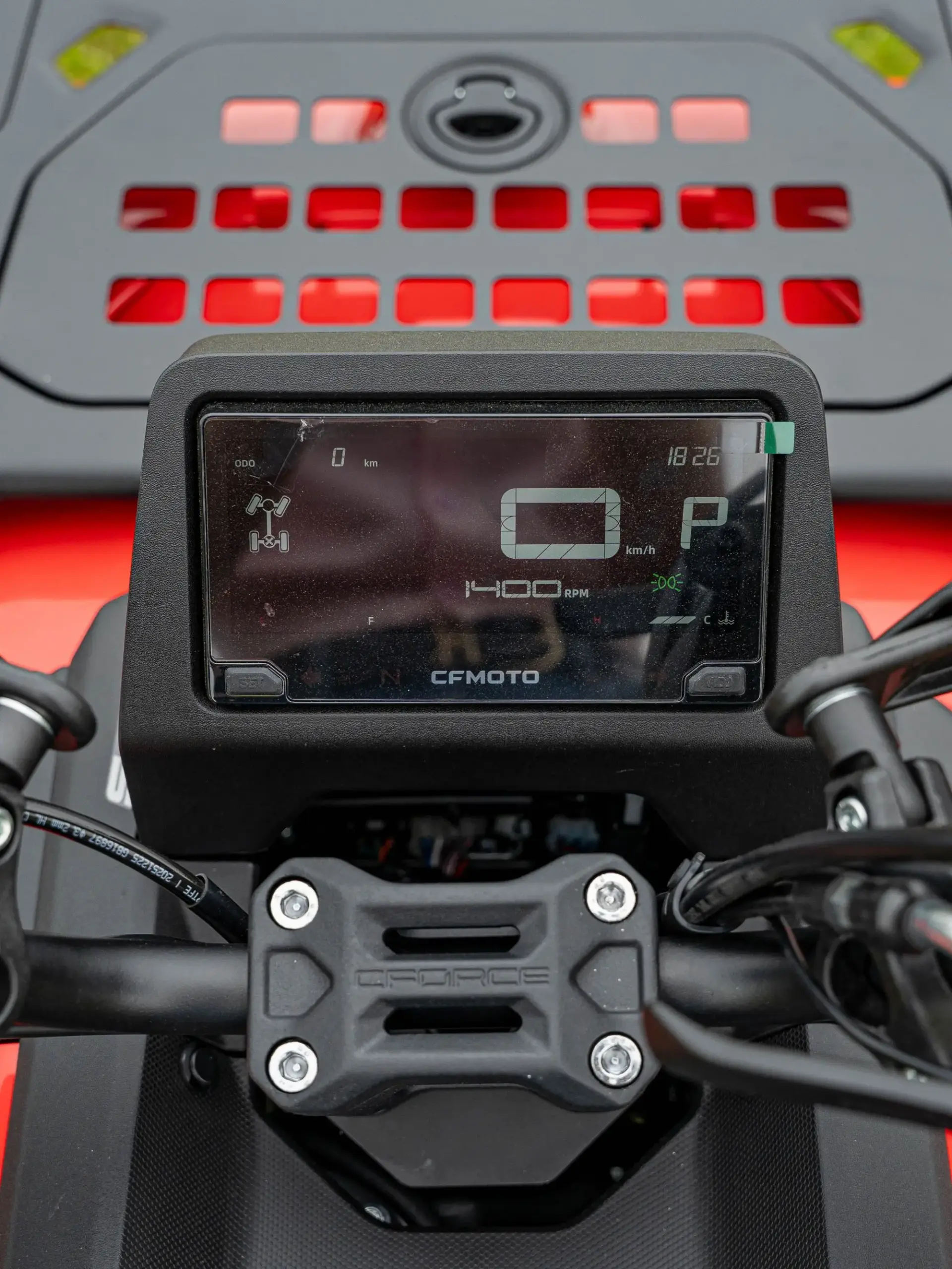 5,9’’ LCD ekranas
